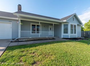 3467 W Tracy Ct, Springfield, MO 65807