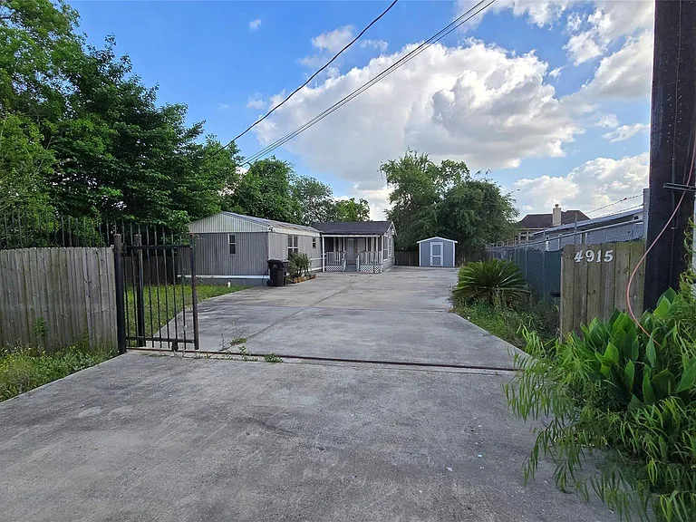 4915 Sitca St — Photo 11