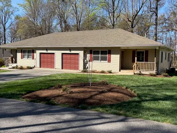 63 Poplar Court Ln, Glade Hill, VA 24092