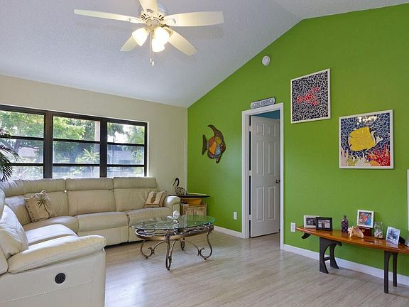4th image of 735 14th Ave