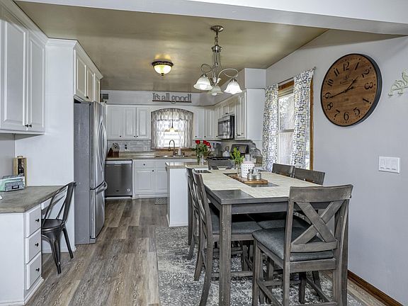5th image of 1845 Clover Meadow Dr