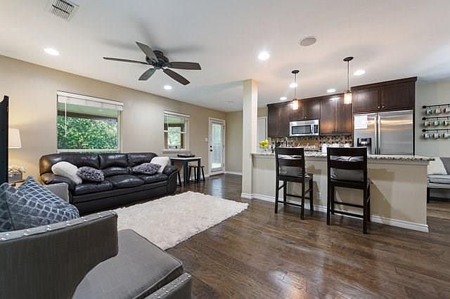 1st image of 8216 Briarwood Ln