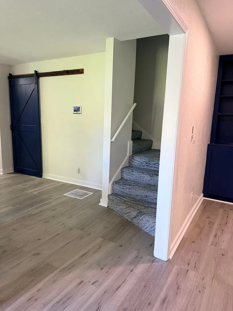 Spacious 5-Bedroom, 3-Bath Multi-Level Townhome in Raytown — Photo 2
