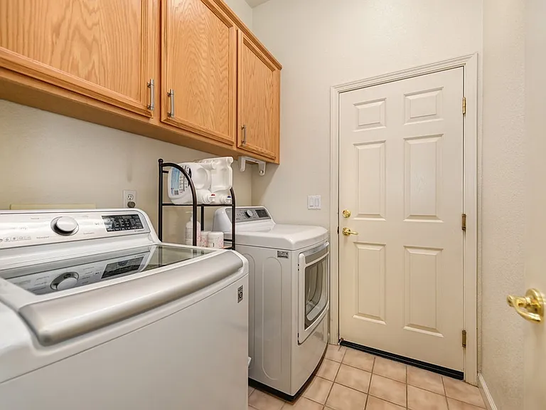 1669 Calabasa Dr — Photo 14