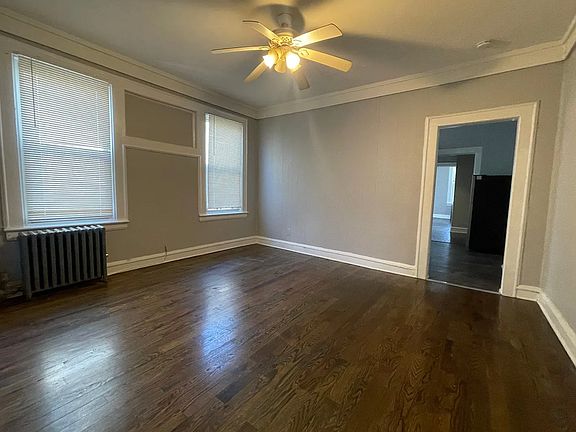 3rd image of 417 Leslie St #1R