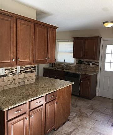 4th image of 128 Antelope Dr