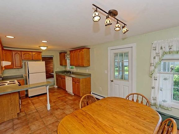 5th image of 23 Hudson Ave