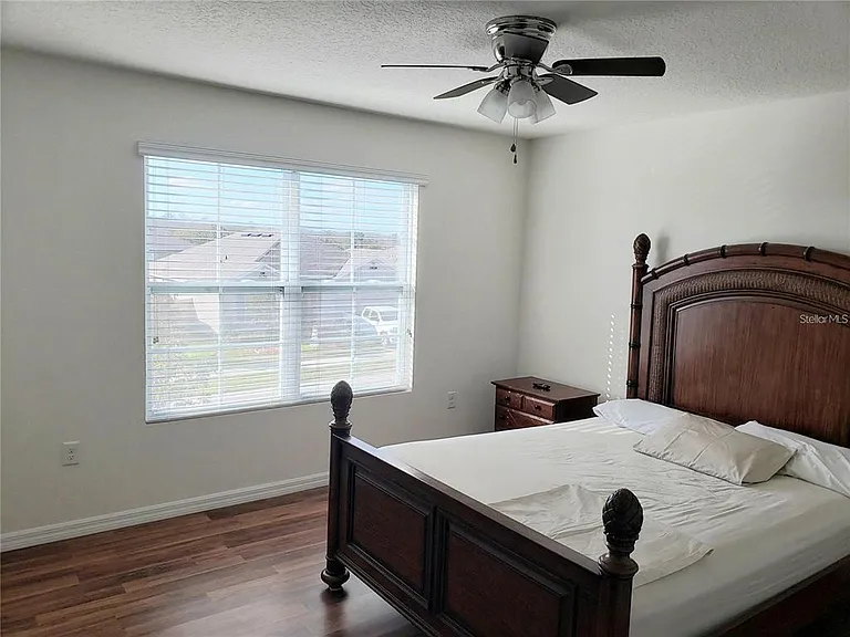 138 Lazy Willow Dr — Photo 3