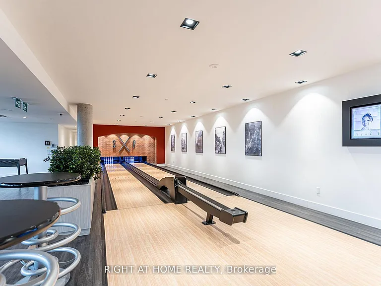 15 Wellington St S #301 — Photo 20