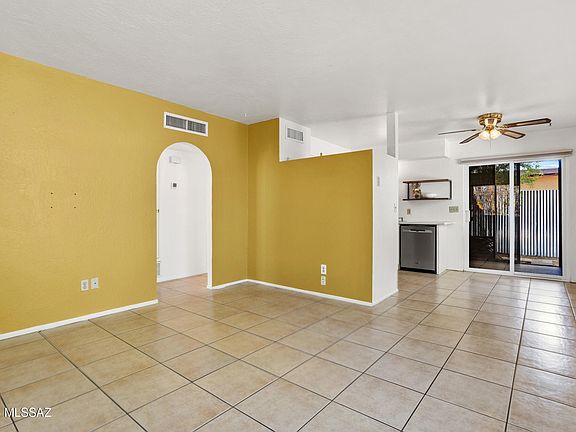 3rd image of 3646 E Blacklidge Dr