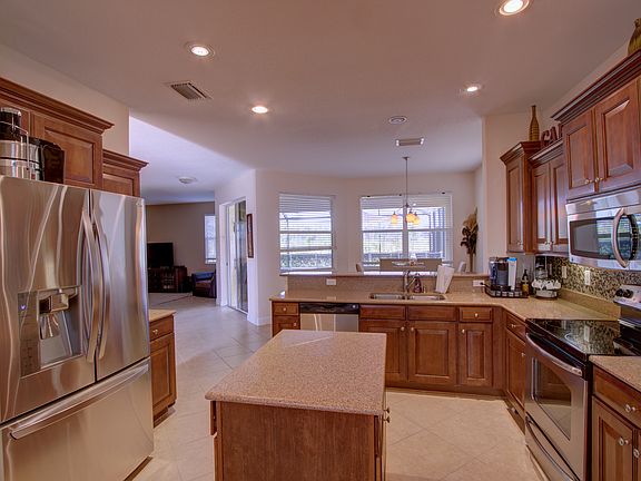 3rd image of 20614 Torre Del Lago St