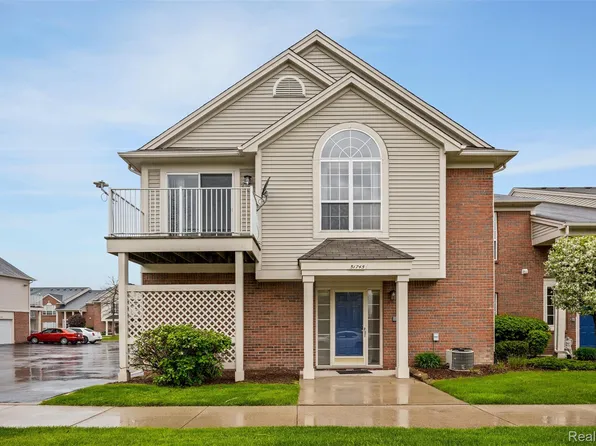 51745 Adler Park Dr W, Chesterfield, MI 48051
