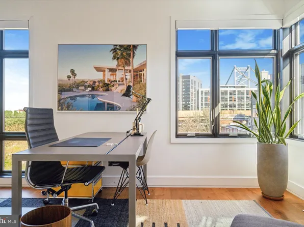 300 N 2nd St, Philadelphia, PA 19106