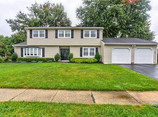 12 Cameo Dr, Monroe Township, NJ 08831