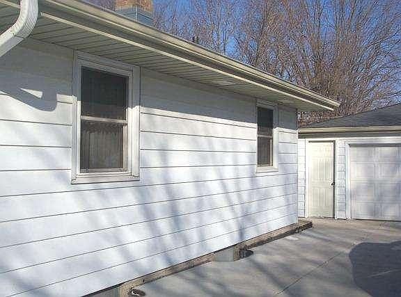 2nd image of 118 Spring St