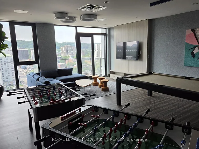 75 James St S #712 — Photo 16