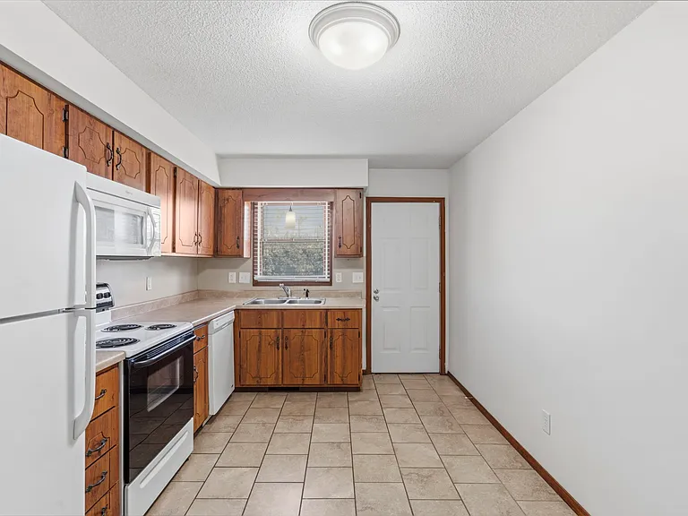 3205 S Kimbrough Ave #C — Photo 9