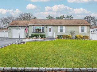 1007 Joselson Ave, Bay Shore, NY 11706
