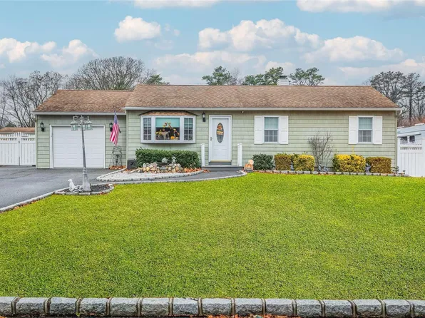 1007 Joselson Avenue, Bay Shore, NY 11706