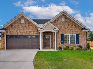 5234 Quail Forest Dr, Clemmons, NC 27012