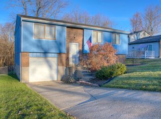 6 Crystal Lake Dr, Covington, KY 41017