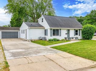 156 Wright Ave, Neenah, WI 54956