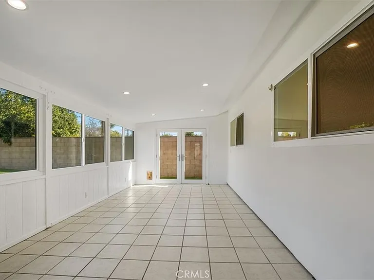 16329 Napa St — Photo 32