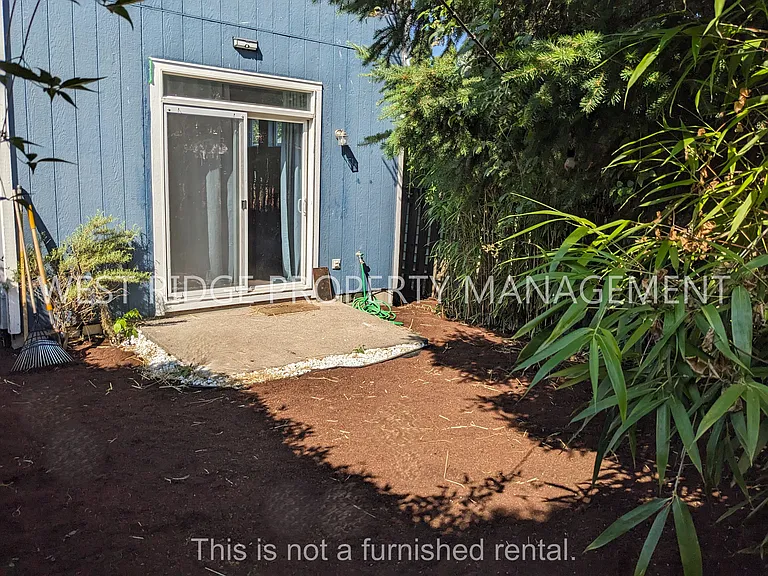 6824 N Astor St — Photo 18