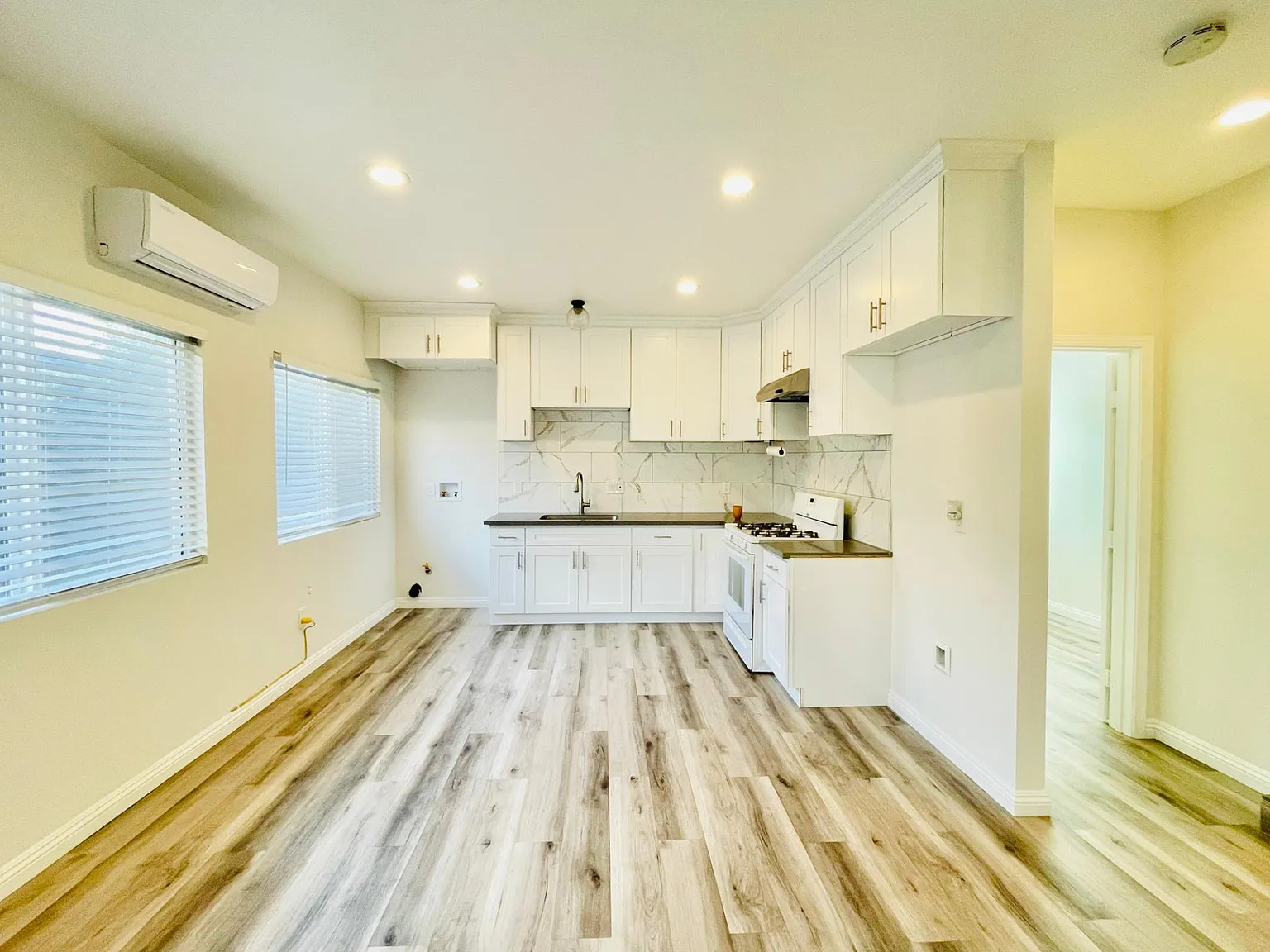3 bed, 1086 sqft, $2,350 — Photo 1