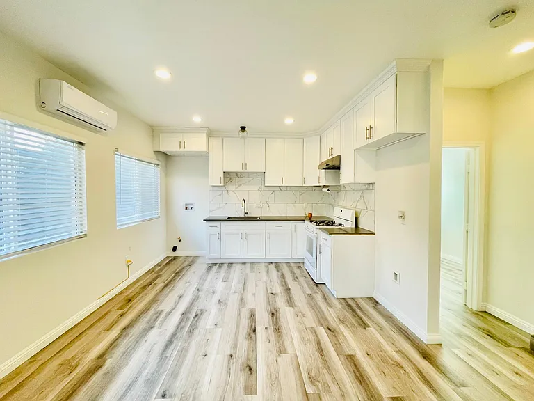 142 E Morgan St #B — Photo 1