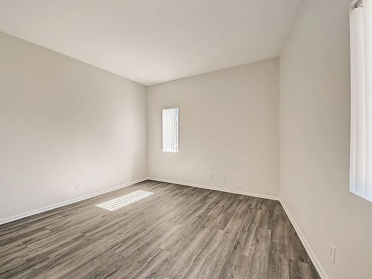 14900 Moorpark Street — Photo 50