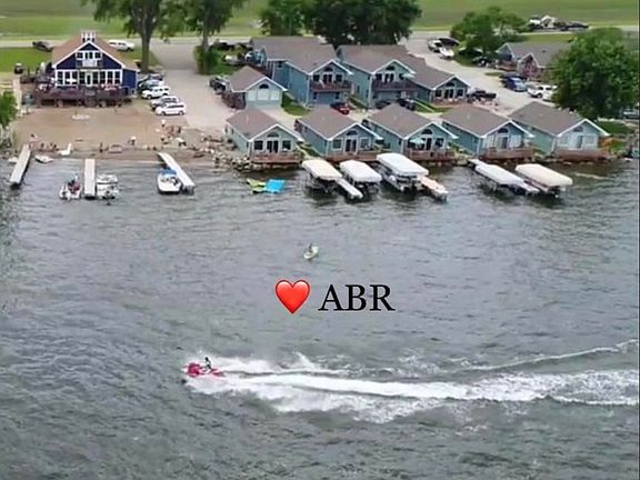 2nd image of 126 S Lake Dr