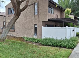 2276 Loma Alta Dr #7, Fullerton, CA 92833
