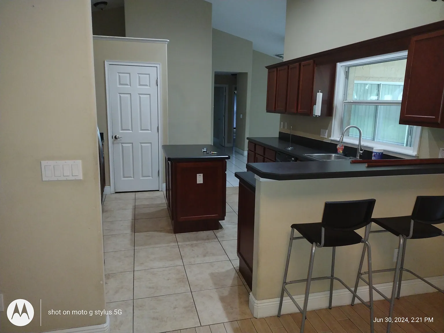 3 bed, 1558 sqft, $2,250 — Photo 4