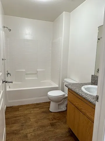 8000 Latham Ct — Photo 4