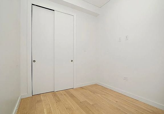 3rd image of 102 Forsyth St APT 1
