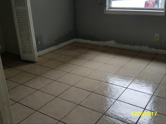 3rd image of 13083 Deauville Ct