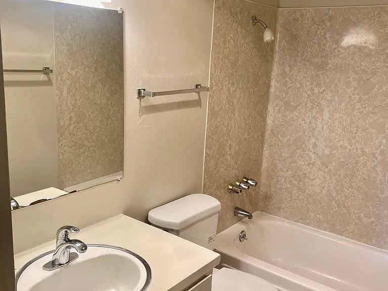7429 Rainier Ave S — Photo 14