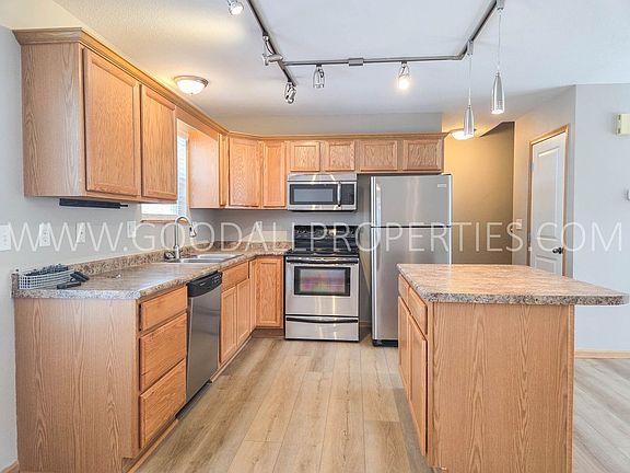 5th image of 15221 Alpine Dr
