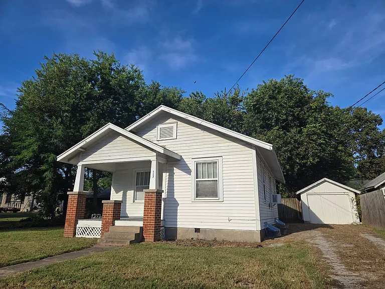 117 N Spring St — Photo 18