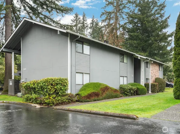1600 149 Place SE #2, Bellevue, WA 98007