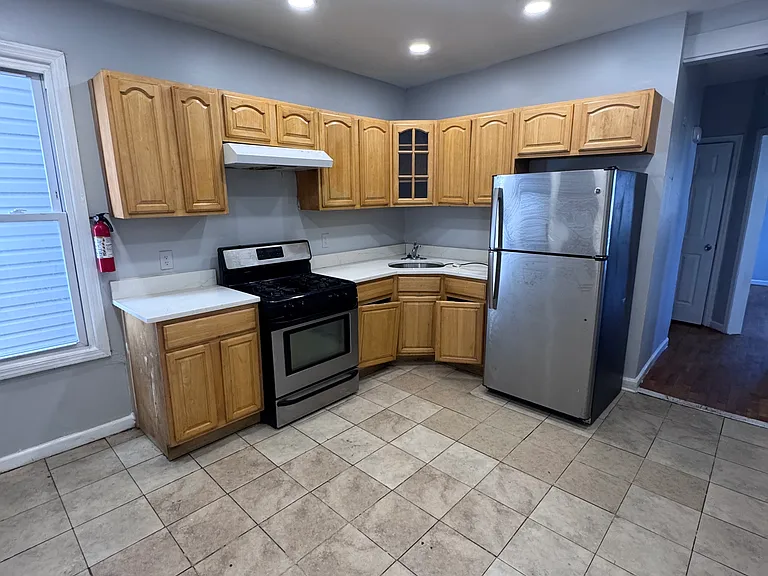 390 S 10th St #2 — Photo 7
