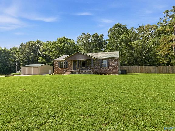 3rd image of 26805 Leslie Ln