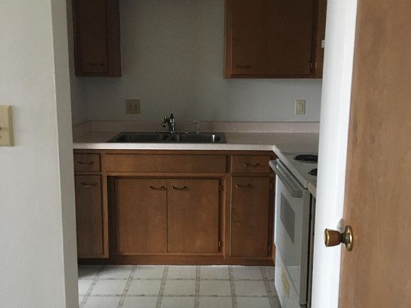 5th image of 1 Andrews Ct APT 5