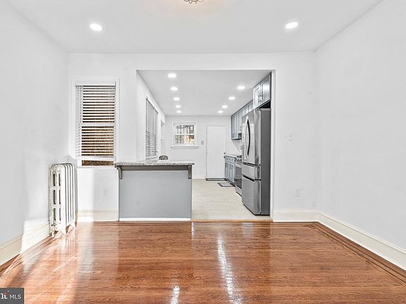 4th image of 3261 N Etting St
