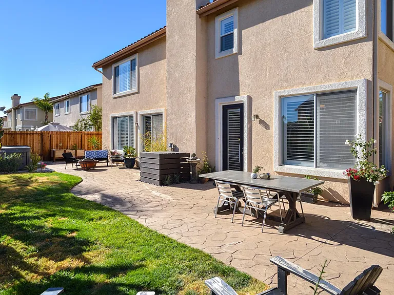1668 Paseo Maravilla — Photo 37
