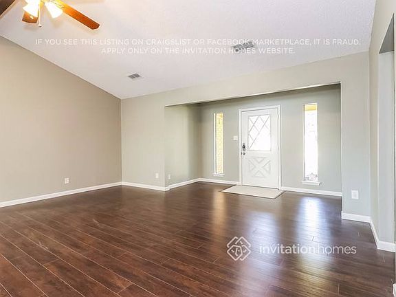 3rd image of 713 Ridgewood Cir