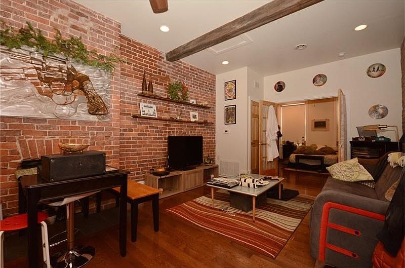 Living area View 1