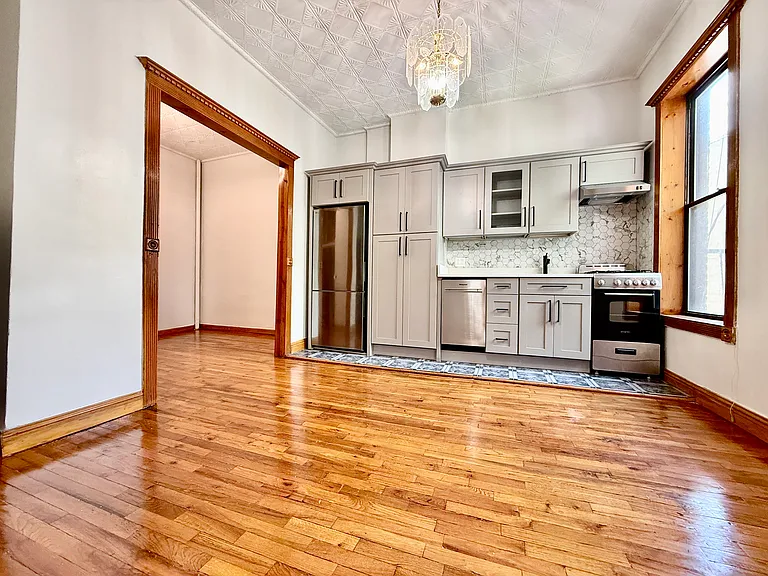 785 Dean St #2R — Photo 2