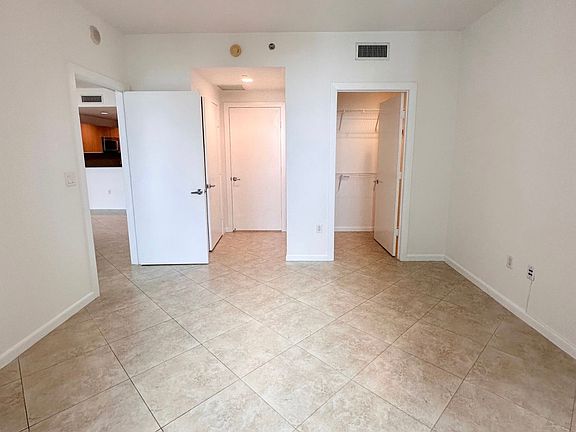 4th image of 1060 Brickell Ave APT 2515